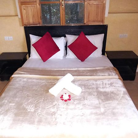 Hotel Latifa House Sbiti Exterior foto
