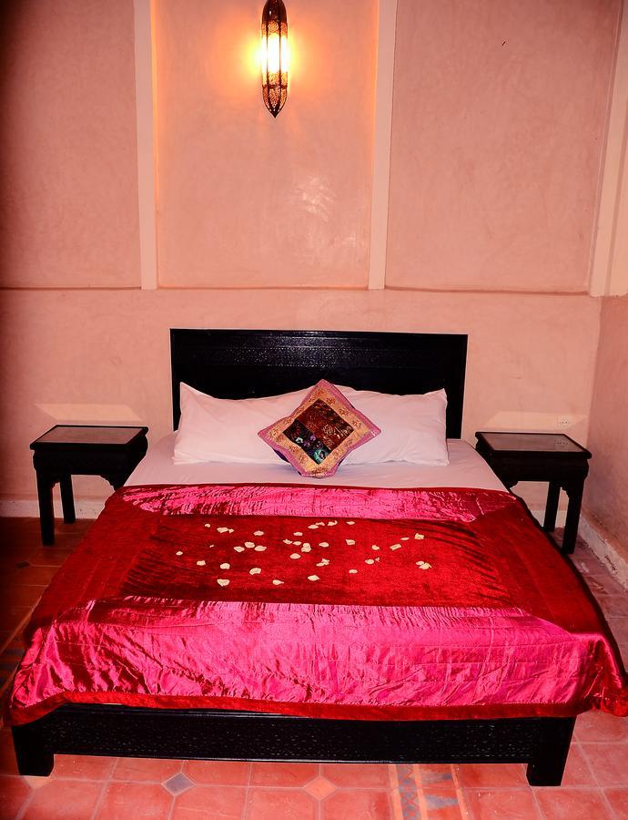 Hotel Latifa House Sbiti Exterior foto